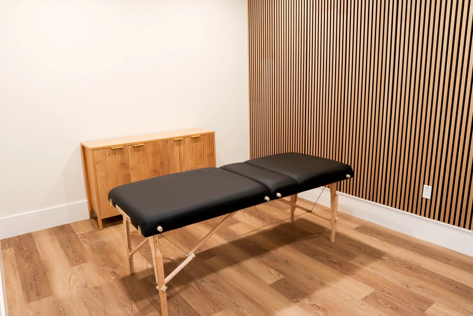 Wild Oak Salon Suite 6